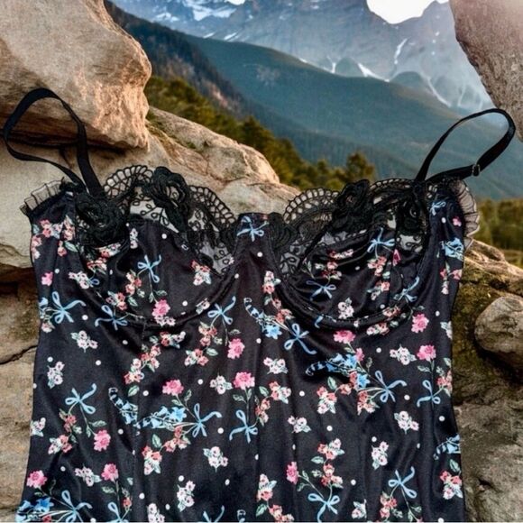 Bodysuit Teddy Black/Multi Color Floral Print Lace With Underwire Size L NWOT - Picture 6 of 14